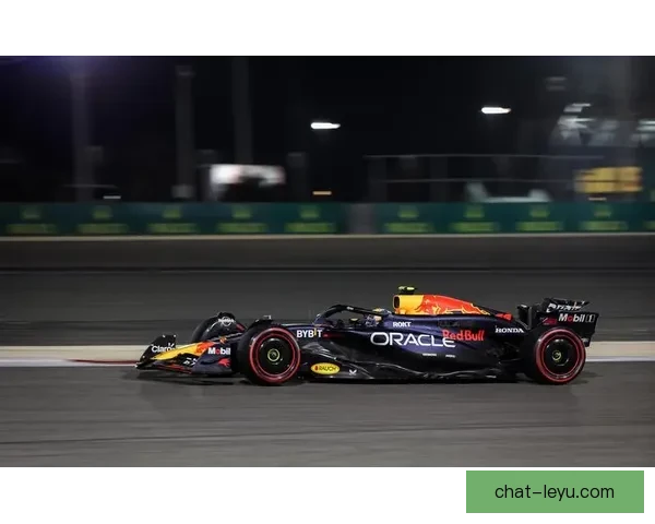 F1赛季最新动态：梅赛德斯车队迎来重大技术革新，红牛持续领跑积分榜