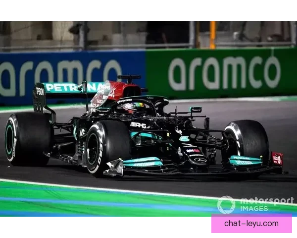 梅赛德斯在F1赛季迎来新变革挑战多支车队激烈争夺积分榜