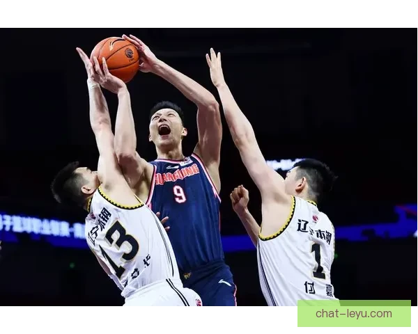 CBA季后赛激烈角逐，辽宁队逆转战胜广东队晋级半决赛