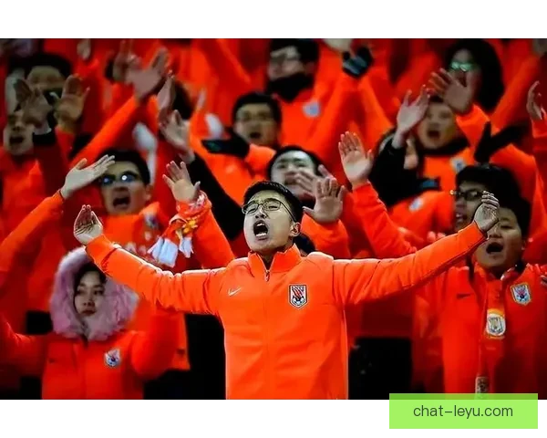 中国足球超级联赛激战正酣 北京国安迎战广州恒大争夺季后赛名额